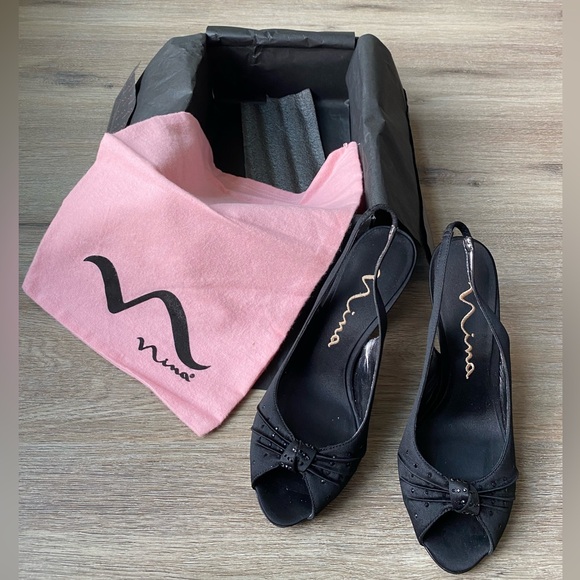 Nina Vintage Black Satin Heels from mid 1990’s
Size 8M - Picture 4 of 10